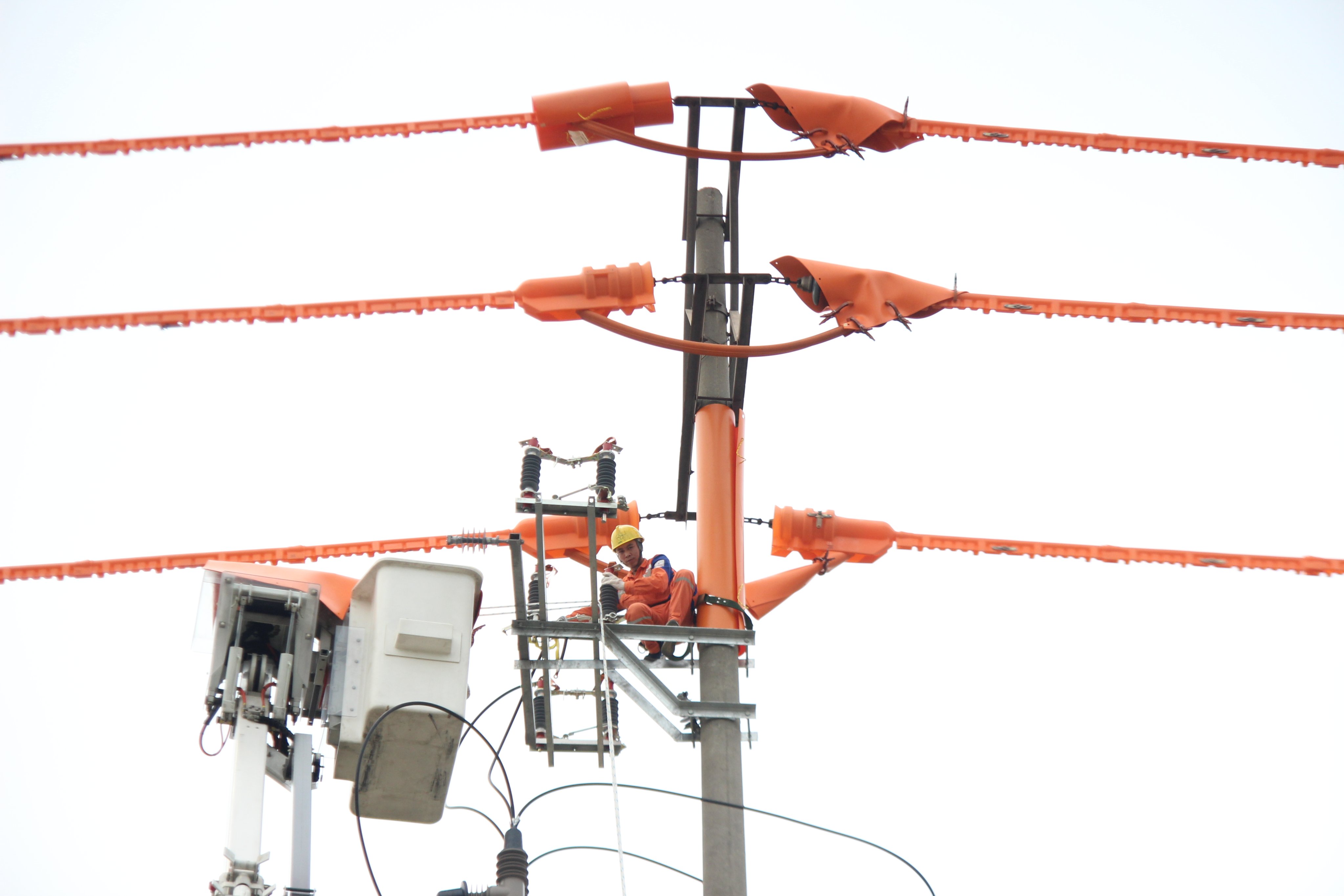 EVNNPC bắt đầu triển khai giảm giá điện, tiền điện đợt 3 cho khách hàng